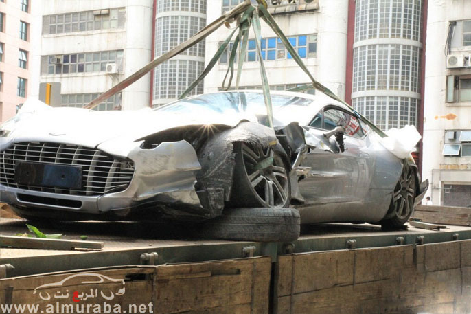 حادث تحطم استون مارتن الجديدة ون 77 في هونغ كونغ Aston Martin One-77 10